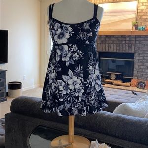 🌺 Black & White Floral Onepiece Swimsuit 16